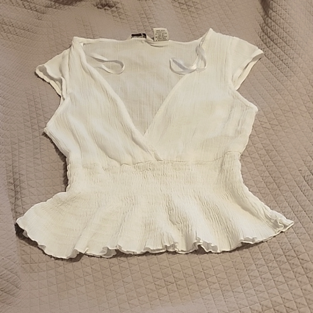 Just the Girls Small Stretchy White V-Neck Sleeveless Scrunch Gauze like Top